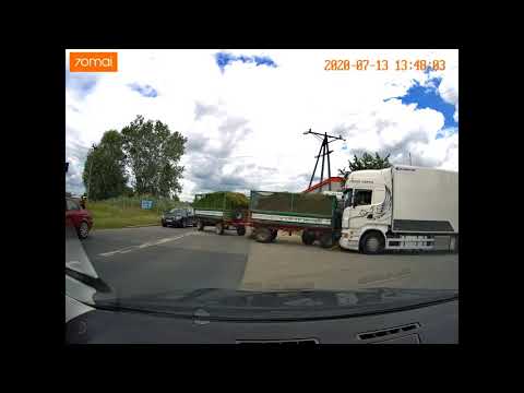 Szybki driffcik traktorem po wymuszeniu pierszeństwa we Wrocławiu :D