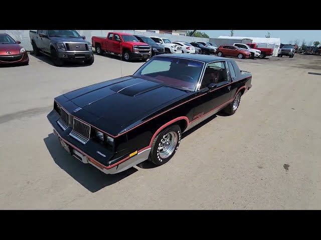 1983 Oldsmobile Cutlass Hurst Olds Edition / 15th Anniversary RA in Classic Cars in West Island
