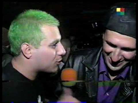 Con Los Autenticos Decadentes presentación de Cualquiera Puede Cantar – Atorrantes 1997