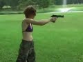 ne pas laisser les armes a la portee des femmes !!!