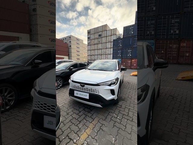 Toyota Corolla Cross GLI 2.0L Intelligent Electric Hybrid Pioneer Edition video