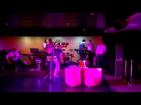 גולדן איריס. רויאל איריס - לקראת סוף עונת ההפלגות 2012 קצת פורקן התרוממות רוח באוניה.