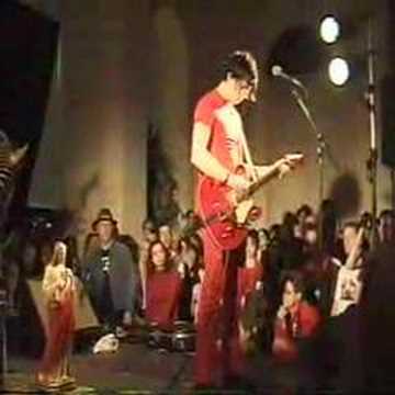 screwdriver - An amazing performance of Screwdriver by The White Stripes. This performance is an excellent example of the intuitive connection between Jack and Meg. From t...