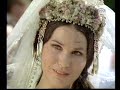 american soprano janet perry (b. 1947) as arsena appearing veiled before s�ndor barinkay (siegfried jerusalem) as his proposed bride in act 1 of j. strauss' 1885 operetta 