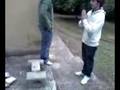 videos de hand brick breack