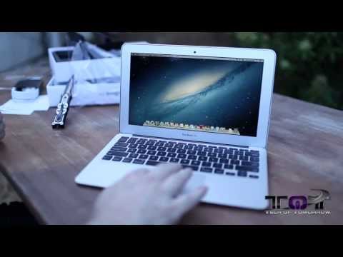 11 inch - MacBook Air 11 & 13 inch Pricing/Configurations: http://amzn.to/107qVgC Enjoy our new 2013 11 inch MacBook Air Unboxing! Stay tuned for the review! Playstati...