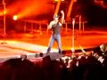 Tim McGraw throws out a fan!