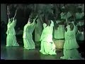 Espetáculo TradiçõesBalé da Mata - Cia. de Dança Contemporânea.Direção artística: Elísio Pittahttp://www.ocoliseu.com.brCandomblé Xirê É o momento em que os orixás se apresentam, dançam e exibem suas ferramentas, vestimentas e, sobretudo os seus poderes sobrenaturais. Candomblé XirêIt is the moment when the orixás introduce themselves, dance and show off their tools, clothing, and above all their supernatural powers.