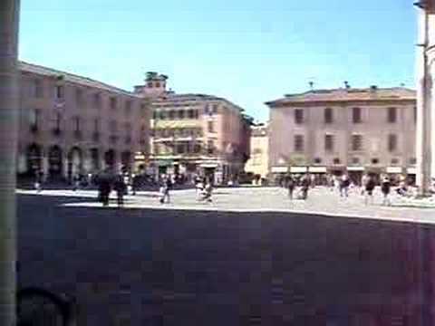 Duomo di Modena con Piazza Grande e ...
