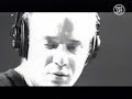 i've never been to the usa
i'm a slave for the minimal wage
detroit, new york and l.a
but i'm stuck in the u.k.

al di l� del formidabile testo, intendo esprimere il mio pi� sincero 