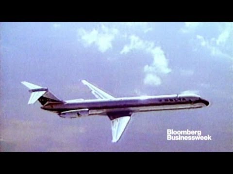 dc9 - Jan. 6 (Bloomberg) -- A long era in U.S. aviation is ending. The last Douglas Aircraft DC-9 airplane in the U.S. commercial fleet makes its final journey Mon...