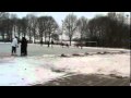 Schaatsen op trainingsveld