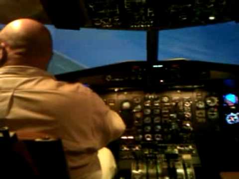 ATR 72 crash - KPHX.3gp