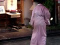 A la caza de la Geishas qeu pasean por el barrio de Gion a eso de las cinco de la tarde para ir al trabajo.