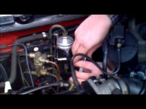 How to change a fuel filter for Rover/MG models: 200/25/ZR