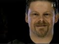 danish aid song from 1999 to help the people from kosovo with participation of

poul krebs with alberte winding, alex nyborg madsen, anders blichfeldt, anne dorte michelsen, anders roda, ann-louise, aqua, aud wilken, beepop, baal, bl� �jne, bobo moreno, cartoons, christina undhjem, c�cilie norby, daniel, dodo gad, erann drori, etta cameron, elisabeth g. nielsen, freya, humleridderne, infernal, jacob haugaard, jascha richter, jette torp, jimmy j�rgensen, lars lilholt, lis s�rensen, louise norby, maria montell, marie carmen koppel, mark linn, martin hall, me & my, michael falch, michael teschl, morten remar, nikolaj steen, nikolaj christensen, peter belli, remee, sebastian, stig kreutzfeldt, stig rossen, soap, solveig sandness, sunzet, s�ren sko, tamra rosanes, tiggy og zindy laursen.

hj�lp balkan
skrevet af: kreutzfeldt, krebs, holmfjord
produceret af: sagild, biker og kreutzfeldt
1999 gr�nsel�s grammofon 

lyrics in danish:
et r�b en nat
et ekko en dr�m
jeg v�gner op til liv
�nder let op og ser mig omkring
det lysner, her er fred

er der en sammenh�ng
luk ikke �jnene i
har du nu igen et svar min ven
er der s� meget, vi ka' si'

en dr�be
bli'r ringe i vandet
selv det mindste h�b
selv en dr�be
gi'r ringe i vandet min ven

selv en dr�be
bli'r ringe i vandet
selv det mindste h�b
selv en dr�be
gi'r ringe i vandet min ven

en duft af asfald
efter nyfalden regn
et sted et blad springer ud
et for�r kom, en selvf�lgelighed
med lidt h�b og lidt mod

fins det en sammenheng
lok ikke �inene igjen
har du nu igjen et svar min ven
er det s� mye vi kan si

en dr�be
bli'r ringe i vandet
selv det mindste h�b
selv en dr�be
gi'r ringe i vandet min ven

selv en dr�be
bli'r ringe i vandet
selv det mindste h�b
selv en dr�be
gi'r ringe i vandet min ven

rap

dine �jne er �bne, selvom det kan g�re ondt
fat den onde cirkels ende, s� den ik' ka' k�re rundt
nu' det kun os og h�bet, der fremtiden bygger
for�ret sprang, men bladene kaster skygger
for�ret der kom, bragte s� meget andet
som sagt selv en dr�be, giver ringe i vandet
men b�geret der b�rer, de dr�ber der flader
s� jeg stadig har mine gl�der, n�r samvittigheden kalder

er der en sammenh�ng
luk ikke �jnene i
har du nu igen et svar min ven
er der s� meget, vi ka' si'

en dr�be
bli'r ringe i vandet
selv det mindste h�b
selv en dr�be
gi'r ringe i vandet min ven

selv en dr�be
bli'r ringe i vandet
selv det mindste h�b
selv en dr�be
gi'r ringe i vandet min ven

selv en dr�be
bli'r ringe i vandet
selv det mindste h�b
selv en dr�be
gi'r ringe i vandet min ven