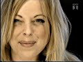 danish aid song from 1999 to help the people from kosovo with participation of

poul krebs with alberte winding, alex nyborg madsen, anders blichfeldt, anne dorte michelsen, anders roda, ann-louise, aqua, aud wilken, beepop, baal, bl� �jne, bobo moreno, cartoons, christina undhjem, c�cilie norby, daniel, dodo gad, erann drori, etta cameron, elisabeth g. nielsen, freya, humleridderne, infernal, jacob haugaard, jascha richter, jette torp, jimmy j�rgensen, lars lilholt, lis s�rensen, louise norby, maria montell, marie carmen koppel, mark linn, martin hall, me & my, michael falch, michael teschl, morten remar, nikolaj steen, nikolaj christensen, peter belli, remee, sebastian, stig kreutzfeldt, stig rossen, soap, solveig sandness, sunzet, s�ren sko, tamra rosanes, tiggy og zindy laursen.

hj�lp balkan
skrevet af: kreutzfeldt, krebs, holmfjord
produceret af: sagild, biker og kreutzfeldt
1999 gr�nsel�s grammofon 

lyrics in danish:
et r�b en nat
et ekko en dr�m
jeg v�gner op til liv
�nder let op og ser mig omkring
det lysner, her er fred

er der en sammenh�ng
luk ikke �jnene i
har du nu igen et svar min ven
er der s� meget, vi ka' si'

en dr�be
bli'r ringe i vandet
selv det mindste h�b
selv en dr�be
gi'r ringe i vandet min ven

selv en dr�be
bli'r ringe i vandet
selv det mindste h�b
selv en dr�be
gi'r ringe i vandet min ven

en duft af asfald
efter nyfalden regn
et sted et blad springer ud
et for�r kom, en selvf�lgelighed
med lidt h�b og lidt mod

fins det en sammenheng
lok ikke �inene igjen
har du nu igjen et svar min ven
er det s� mye vi kan si

en dr�be
bli'r ringe i vandet
selv det mindste h�b
selv en dr�be
gi'r ringe i vandet min ven

selv en dr�be
bli'r ringe i vandet
selv det mindste h�b
selv en dr�be
gi'r ringe i vandet min ven

rap

dine �jne er �bne, selvom det kan g�re ondt
fat den onde cirkels ende, s� den ik' ka' k�re rundt
nu' det kun os og h�bet, der fremtiden bygger
for�ret sprang, men bladene kaster skygger
for�ret der kom, bragte s� meget andet
som sagt selv en dr�be, giver ringe i vandet
men b�geret der b�rer, de dr�ber der flader
s� jeg stadig har mine gl�der, n�r samvittigheden kalder

er der en sammenh�ng
luk ikke �jnene i
har du nu igen et svar min ven
er der s� meget, vi ka' si'

en dr�be
bli'r ringe i vandet
selv det mindste h�b
selv en dr�be
gi'r ringe i vandet min ven

selv en dr�be
bli'r ringe i vandet
selv det mindste h�b
selv en dr�be
gi'r ringe i vandet min ven

selv en dr�be
bli'r ringe i vandet
selv det mindste h�b
selv en dr�be
gi'r ringe i vandet min ven