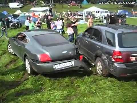 moron ruins his Bentley trying to show off Crashes Accidents StileProject com