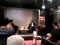 fr�d�ric beigbeder en d�dicasse � la fnac de bordeaux le 11 septembre 2007 qui a d�ja bu plusieurs verres de vin commence � d�railler et � parler phylosophiquement ! un pur r�gal !