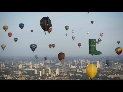 Farbtupfer an Londons Himmel: Heiluftballons fr den guten Zweck