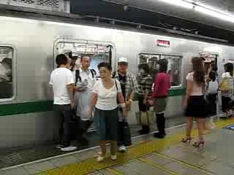 東京メトロ千代田線6000系北千住駅到着発車