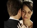 bir yaz düğünü gelini dugunu nişan nisan nedime damat kina salonu bakire tören nikah merasimi cemiyet kokteyl cenaze anne baba yiğen elbise ayakkabi ayakkabı masraf masrafı masrafi telaş telaşı hediye bayali balayi çeğiz cegiz takılar takilar evet seni seviyorum bir daha beyaz gelinlik siyah damatlık pabuç gösteri slayt show sunum sunu kabul ediyorum bir düğün gecesi stesi limonata pasta komparsita düğünü evlenen nişanlanan bakirelik öncesi bakire müzikleri şarkılar sarkilar neler calacak söylenecek çalacak dans müziği parçası parcasi açık hava yeşil acik pisanist şantör santor muzik söz kesme soz gelin alma oglan oğlan kınası kız gerdek ertesi sonrası uygulamalar nedime sağdıç sagdic sezen aksu yemekli alkollu pinhani aşk olsun ask mesk meşk dedikodu bütün aşklar masumdur hangi aşk adil ki