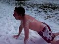 petite video en direct du lac gel� d'hellasgarden � proximit� de stockholm. video exclusive de mon colloc pierrot sous un air de massilia sound system...
non, les frenchies ne sont pas frileux!!!...