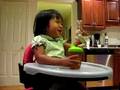 videos de EllyAna Feeds Bunny