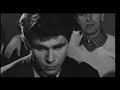 this distinct and beautiful female voice singing another song by mimis plessas and lyricist lefteris papadopoulos. (from the film 
