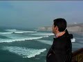 Toni Collar entra a hacer windsurf en Peñarrubia. (Gijon-Asturias)