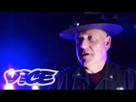 how to hitchhike across america vice