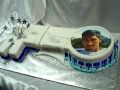 GURU CHEF ROHAN CREATES A 21ST BIRTHDAY KEY SHAPED CAKE