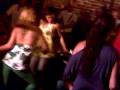 videos de Batucada en la ultima noche del bar.