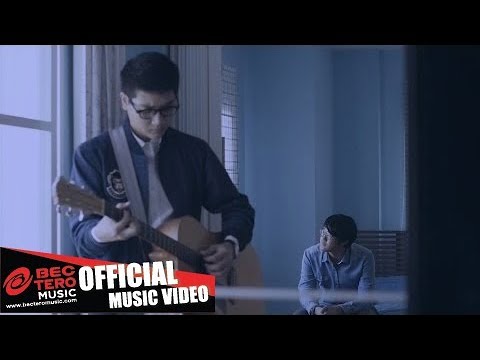 Lyric“พูดอะไรแบบนี้ (Poot Arai Baep Nee)” by Fellow Fellow