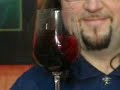 Noticia emitida en Informativos Tele5 sobre los vinos de Cavas Submarinas. Éstos son sumergidos en las costas de Chile durante unos seis meses para dotarlos así de su inconfundible sabor. Las variedades son: Pinot Noir Carmenere, Cabernet Sauvignon, Muscat Chardonnay y Pinot Noir Reserva Marina.