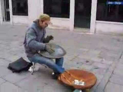 ecinajx19 - One way to stay warm on a wintry day in Venice. Paolo Borghi gave his permission for this little clip.