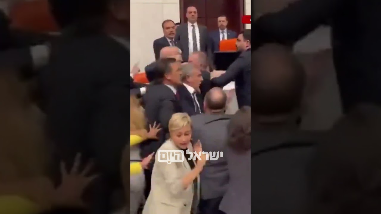 אגרופים ובעיטות: מכות בין נציגי השלטון לאופוזיציה בפרלמנט