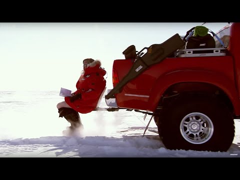 BBC 1 - It's a race of polar opposites as Richard is forced to run alongside his sled dog team to avoid the poo, while Jeremy and James have the difficult decision o...