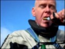 Myndasería gerð í tilefni af ferð Einars Sverrissonar þvert yfir landið sumarið 2008Myndaserían skiptist í 3 hlutaHorn í Horn 1 Flugiðhttp://www.youtube.com/watch?v=0ljQMDyo3SYHér er sagt frá undirbúningi ferðarinnar og skemmtilegum flugtúr sem farinn var til að koma bensíni fyrir á hálendinuHorn í Horn 2 Brottförinhttp://www.youtube.com/watch?v=oN_E_1r2YWgMyndir teknar við undirbúning ferðarinnar kvöldið sem Einar lagði í hann.Myndir af brottförinni,Horn í Horn 3 Túrinnhttp://www.youtube.com/watch?v=0eDH8wUHUogÞriðji og síðasti hluti seríunnar þar sem sagt er frá túrnumAllt gekk upp eins og best var á kosið og Einar þveraði landiðá rúmum 15 klst. Einn og óstuddur