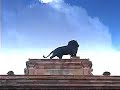 León León