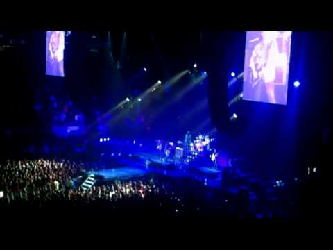0 Article/Review, Foo Fighters Rock The Great Western Forum October 14th 2011 (By Stephen Dunlap)