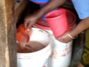2008_Tanzania-_ochutnavka_bananoveho_piva