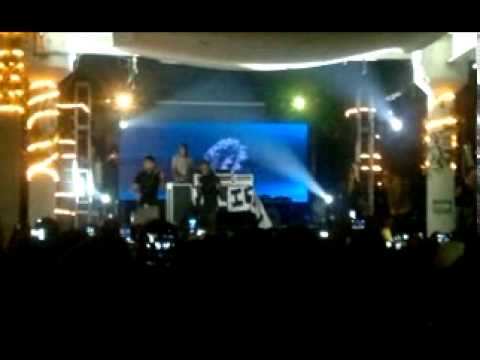 Arcangel  -  Tengo Tantas Ganas De Ti & Pa Que La Pases Bien @ Tlatelolco [Live] (2011)
		 