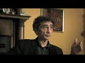 zeitgeist: moving forward � un web film non profit del 2011 diretto, prodotto e distribuito da peter joseph. � il terzo capitolo di zeitgeist: the movie e segue cronologicamente a zeitgeist: addendum. il film � stato rilasciato indipendentemente in modo contemporaneo il 15 gennaio 2011 in 60 nazioni e 30 lingue, con 340 proiezioni in tutto il mondo. e' stato definito uno degli eventi indipendenti pi� grandi della storia del cinema. il film � stato rilasciato gratuitamente su internet dal 26 gennaio 2011 e ha ricevuto 300000 visualizzazioni nelle prime 24 ore e oltre 1,4 milioni di visualizzazioni nei cinque giorni successivi. il 1 febbraio 2011 � stato rilasciato un file torrent per il download gratuito attraverso il network vodo, permettendo la donazione per finanziare i film successivi. zeitgeist: moving forward identifica alcuni problemi della societ�, e propone un modo per vivere in equilibrio con l'ambiente, senza inquinare n� distruggere le risorse naturali. nel film vengono intervistati esperti in tutti i settori, come dr. john mcmurtry, filosofo della university of guelph in ontario, dr. james gilligan, clinical professor of psychiatry alla school of medicine di new york, richard wilkinson, professor emeritus della university of nottingham. il film � diviso in quattro parti. ogni parte � composta da interviste ad esperti, narrazioni e seguenze animate. parte i: la natura umana il film inizia con una breve animazione narrata da jacque fresco (fondatore del venus  ... 