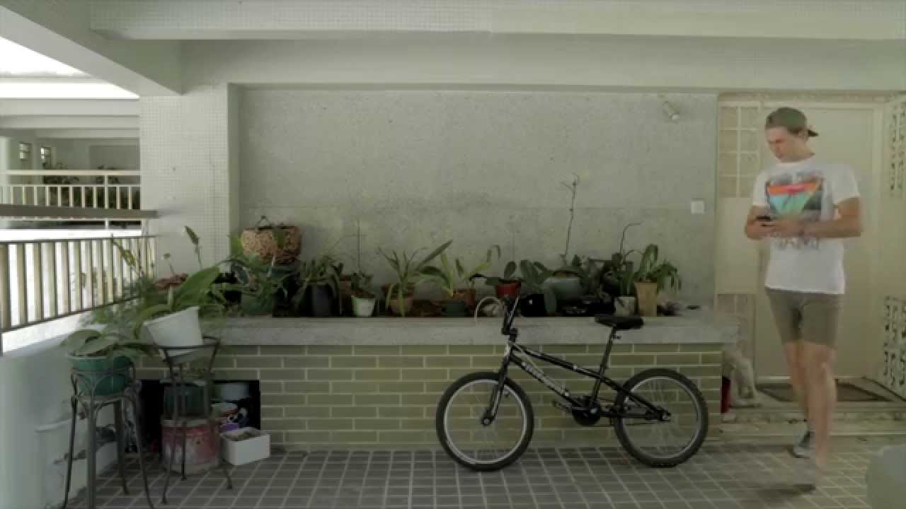 Suction Cup Mount + Rugged Case + Kickstand // Navy (iPhone 6/6s) video thumbnail