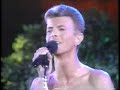 early 90's arsenio performance. pretty cool!
