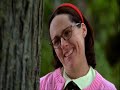 molly shannon and a tree staring in the movie superstar. :)