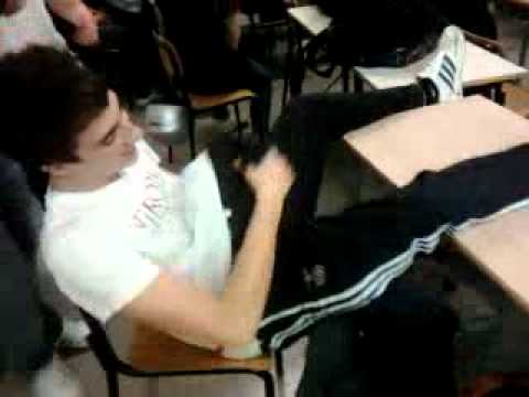 poip - Filippo Valli partorisce un bel bambinone.