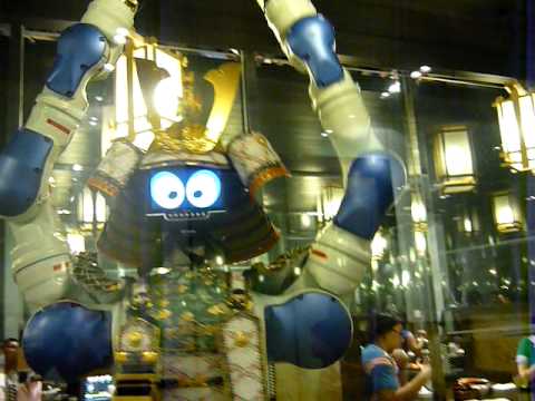 0 Motoman: El robot camarero