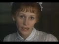 Trailer of Mary Reilly.Mary Reilly is a lonely servant in the home of Dr Henry Jekyll, devoted to her position and her master. Slowly, a gradual friendship between Mary and the doctor begins as well as a growing attraction. However, Mary's quiet presence is thrown upside down when she meets Henry Jekyll's assistant, the handsome but enigmatic Edward Hyde. Although initially repelled, Mary soon finds herself drawn towards his passionate nature. But Edward Hyde is not all he seems...With Julia Roberts and John Malkovich.Mary Reilly es una joven que trabaja en la casa del Dr. Jeckyll. Allí, Mary es la fiel sirvienta del prestigioso científico y deposita toda su confianza en el doctor, justo en el momento en que éste decide comenzar un nuevo experimento. Poco a poco Mary se siente atraída por el Dr. Jeckyll pero también por la enigmática figura del Sr. Hyde.Protagonizada por Julia Roberts y John Malkovich.